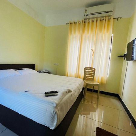 Akr Residency Hotel Kazhakuttam Ngoại thất bức ảnh