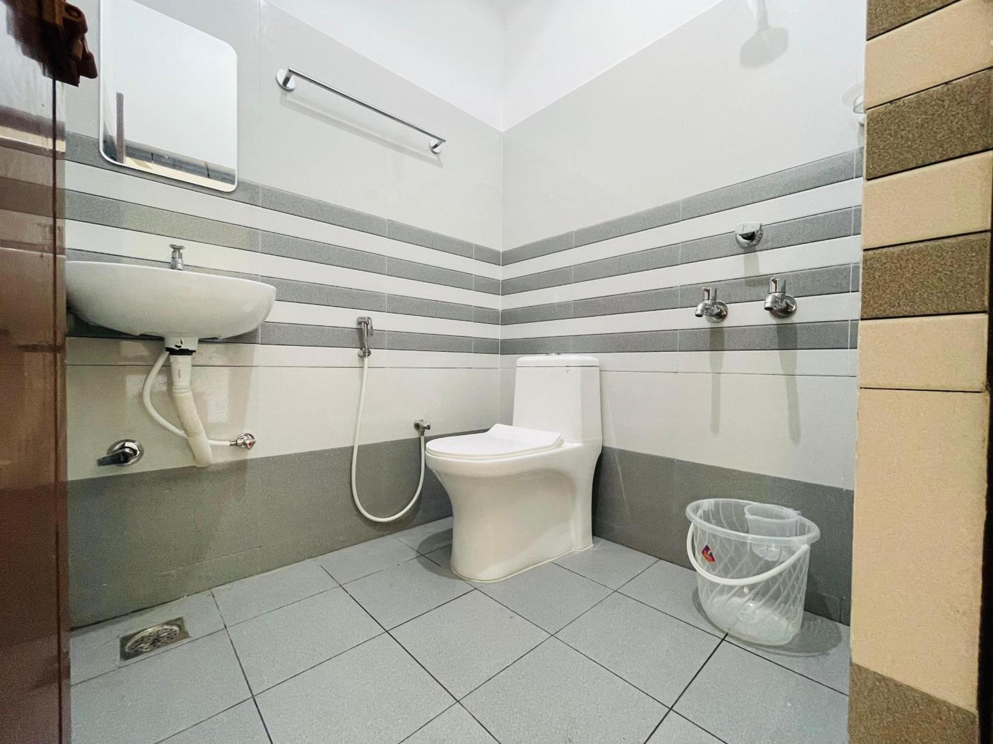 Akr Residency Hotel Kazhakuttam Ngoại thất bức ảnh