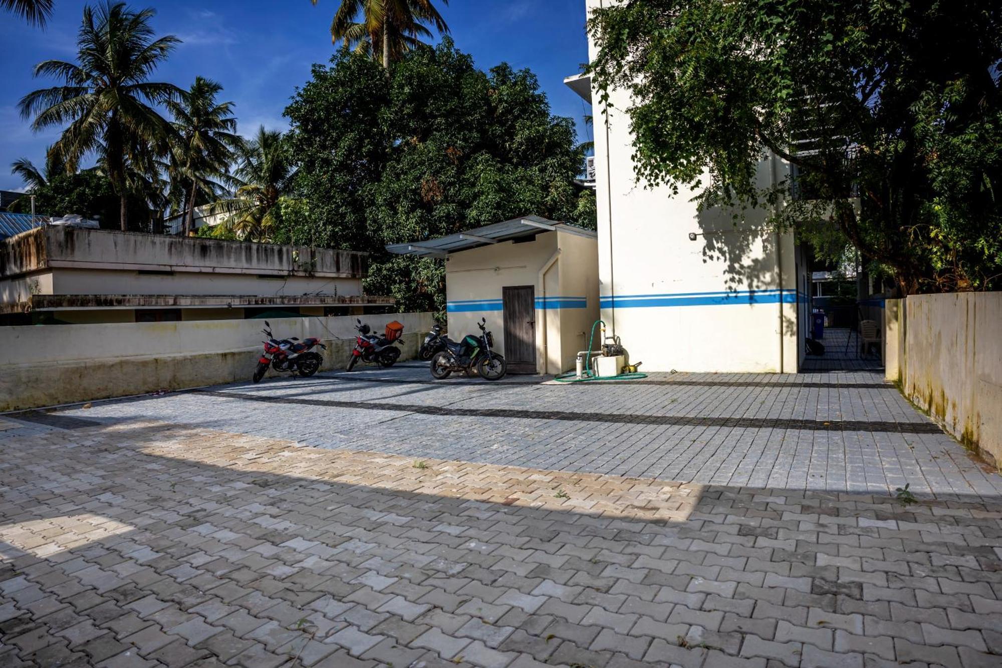 Akr Residency Hotel Kazhakuttam Ngoại thất bức ảnh