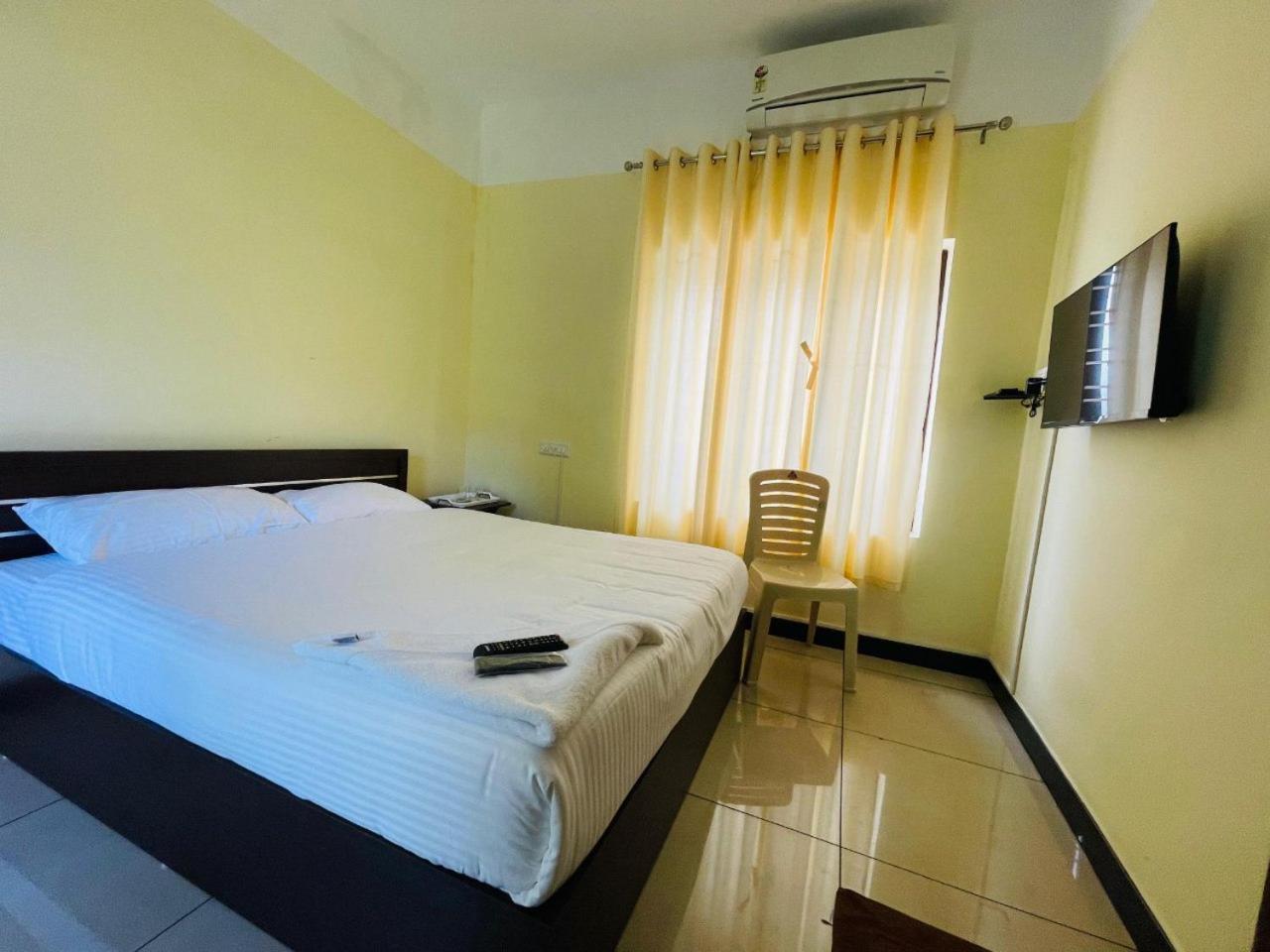 Akr Residency Hotel Kazhakuttam Ngoại thất bức ảnh